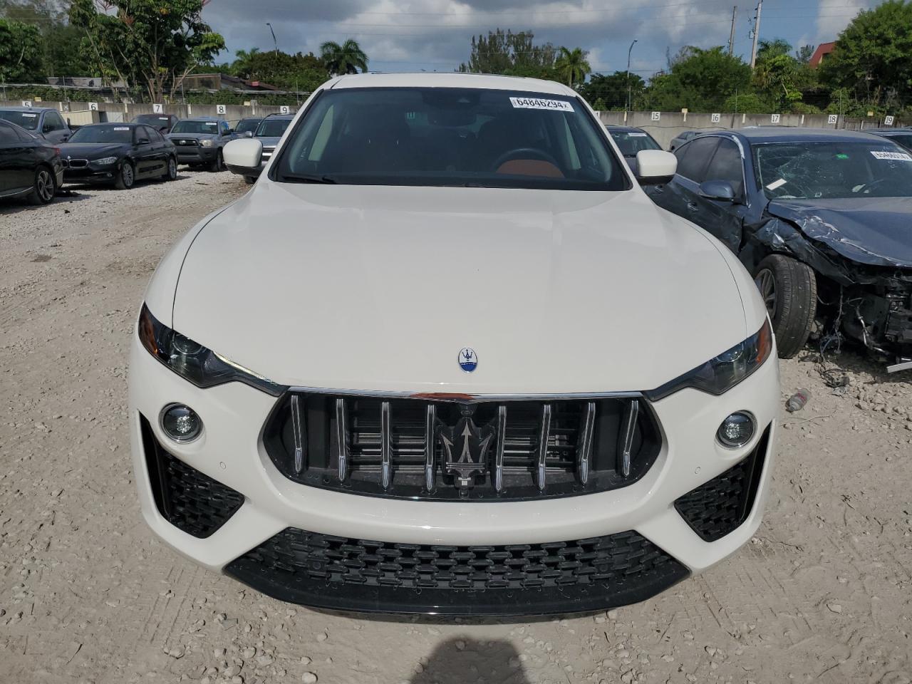 2022 Maserati Levante Base - Фото 5