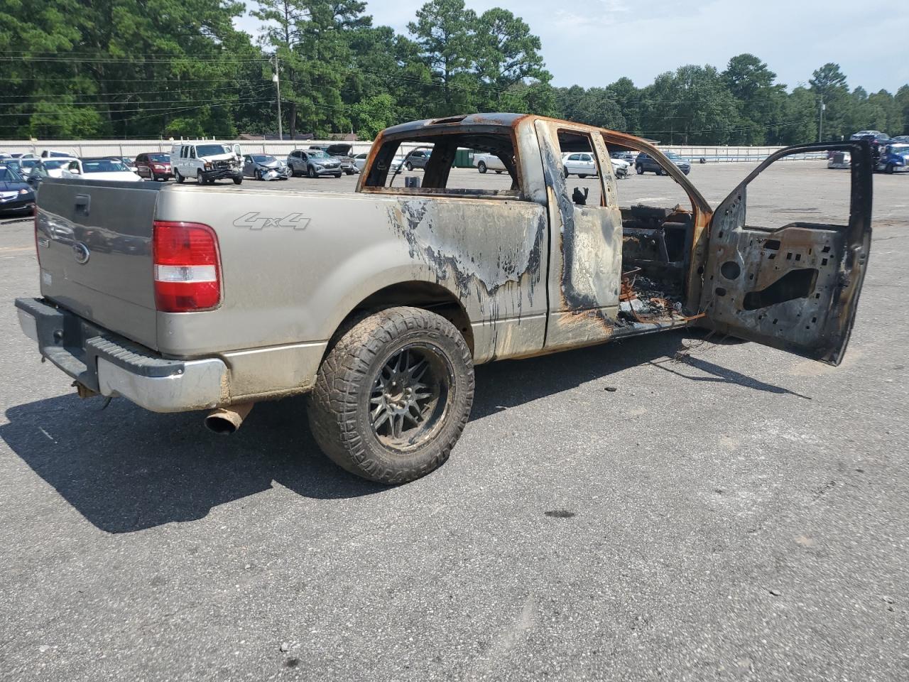 2004 Ford F150 - Image 3
