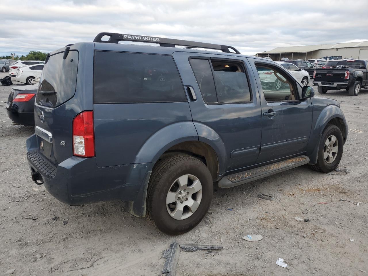 2007 Nissan Pathfinder Le - Image 3