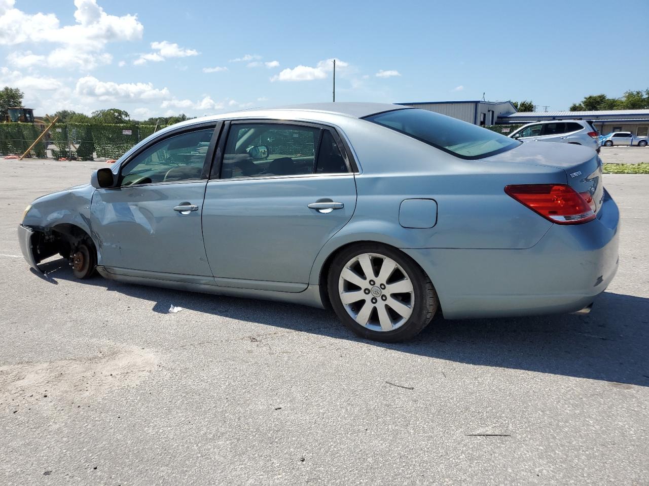 2006 Toyota Avalon Xl - Image 2
