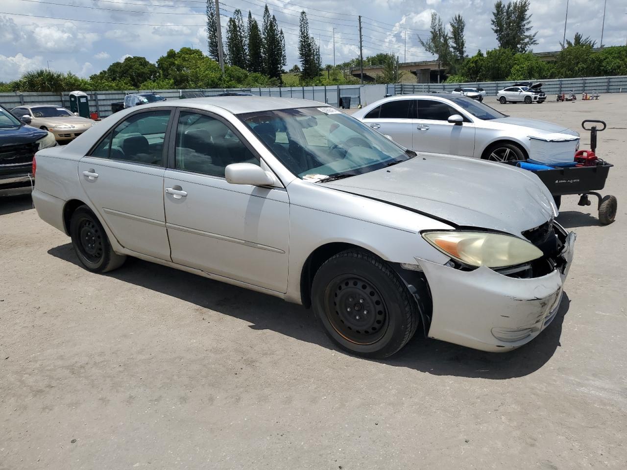 2004 Toyota Camry Le - Фото 4