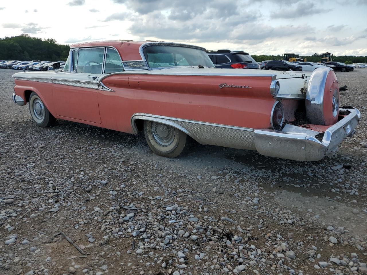 1959 Ford Skyliner - Фото 2
