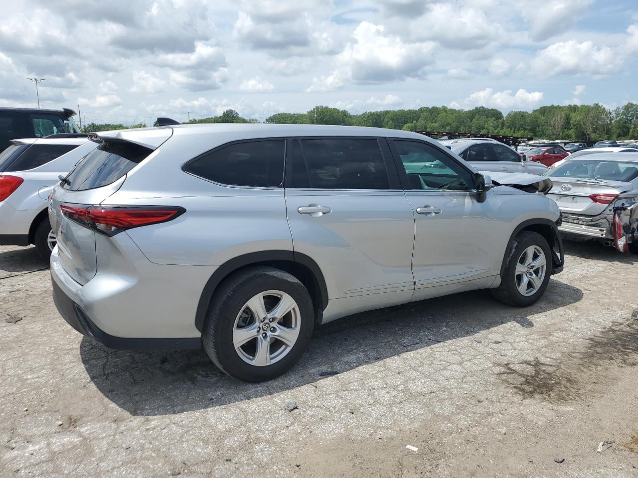 2023 Toyota Highlander L - Фото 3