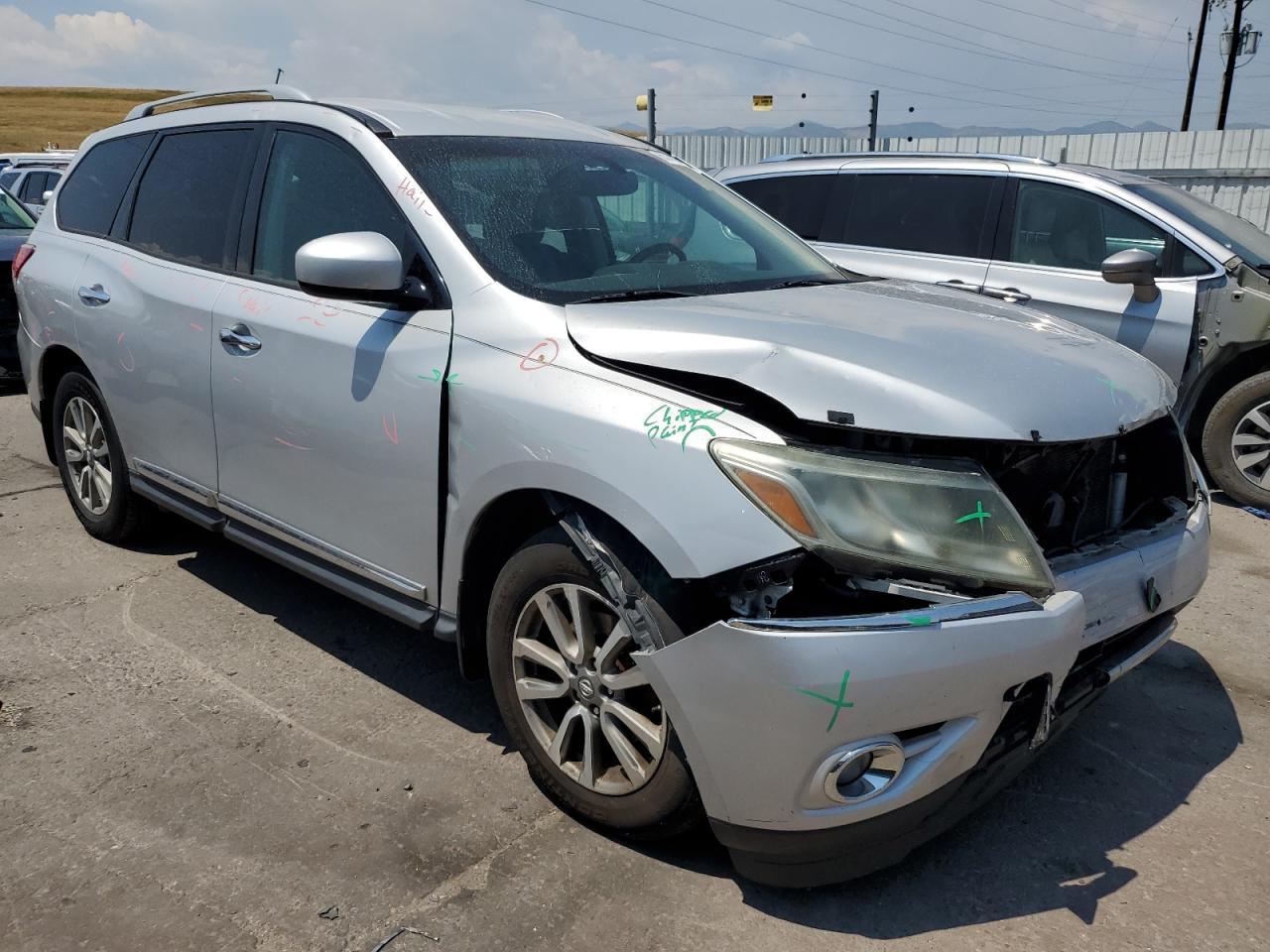 2013 Nissan Pathfinder S - Image 4