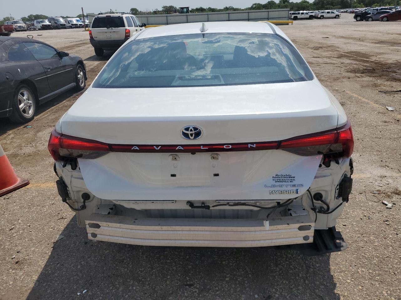 2021 Toyota Avalon Limited - Фото 6