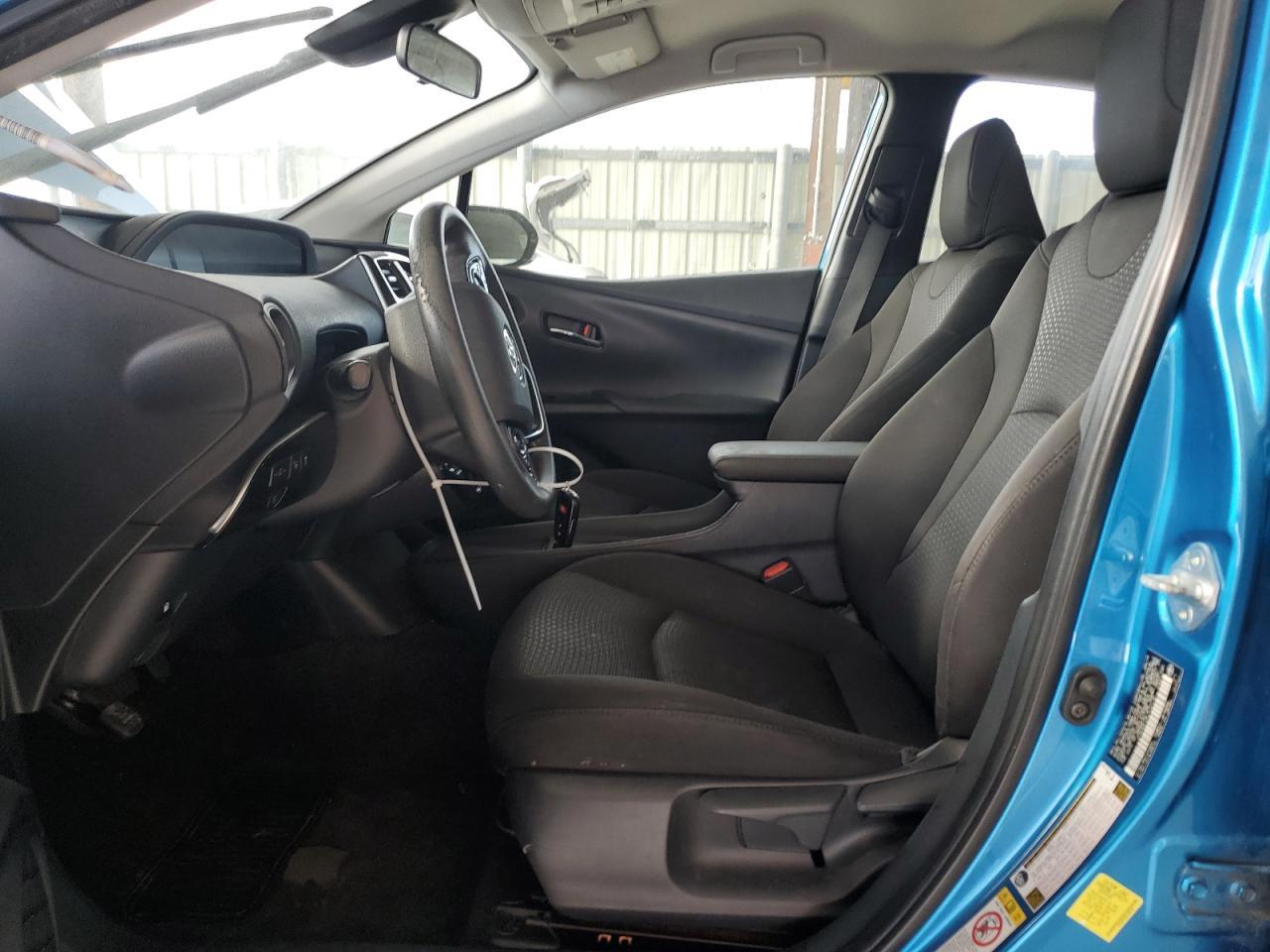 2020 Toyota Prius L - Фото 7