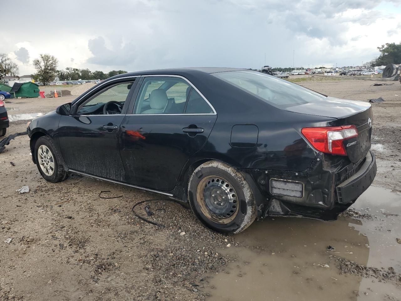 2014 Toyota Camry L - Фото 2