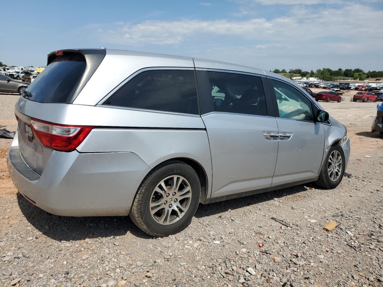 2013 Honda Odyssey Exl - Image 3