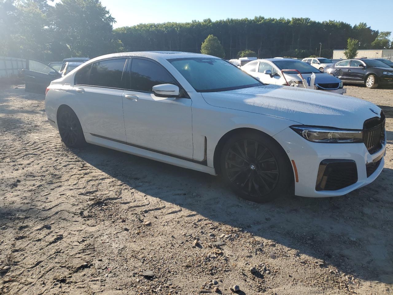 2022 BMW 750 Xi - Image 4