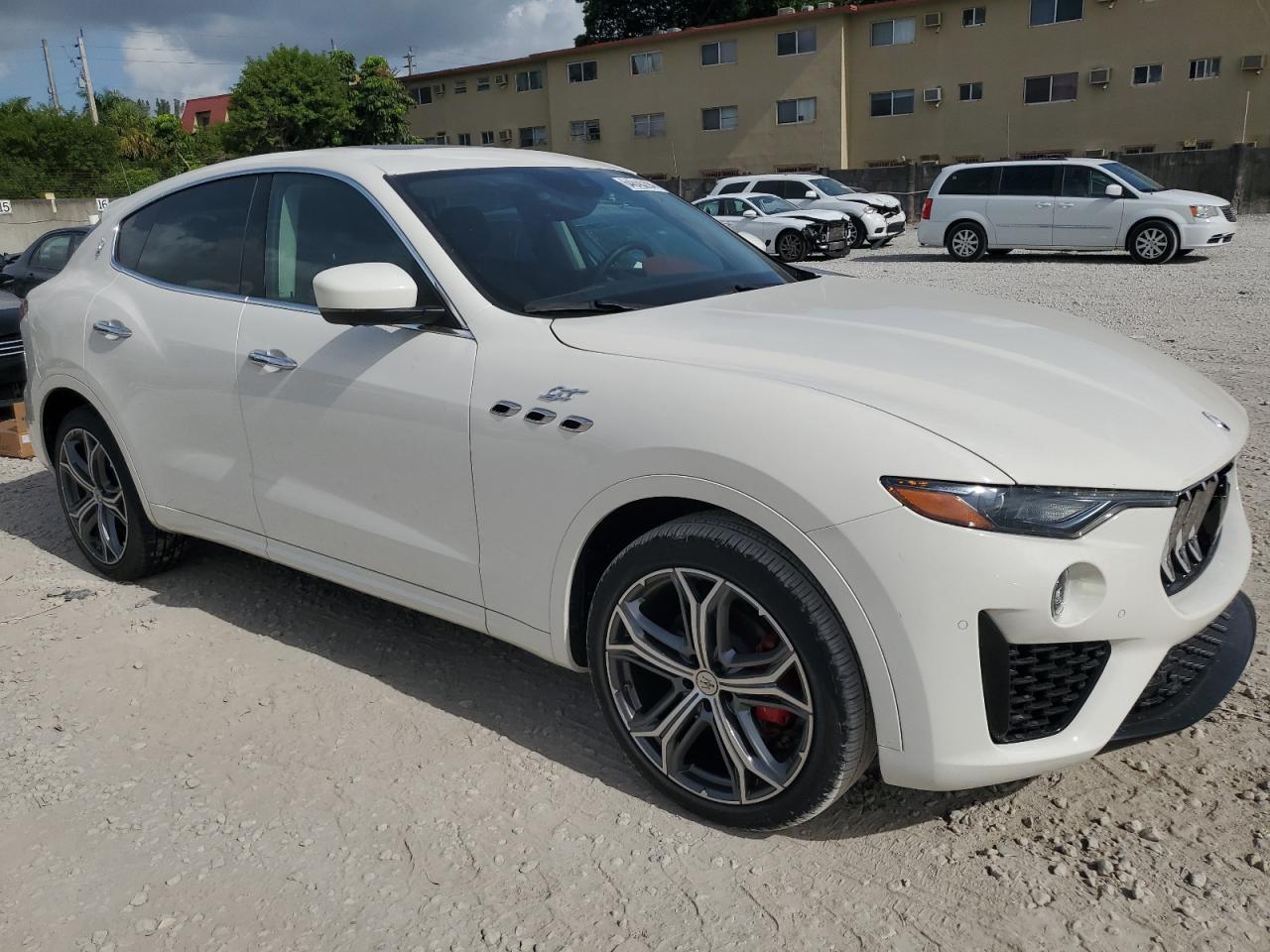 2022 Maserati Levante Base - Фото 4