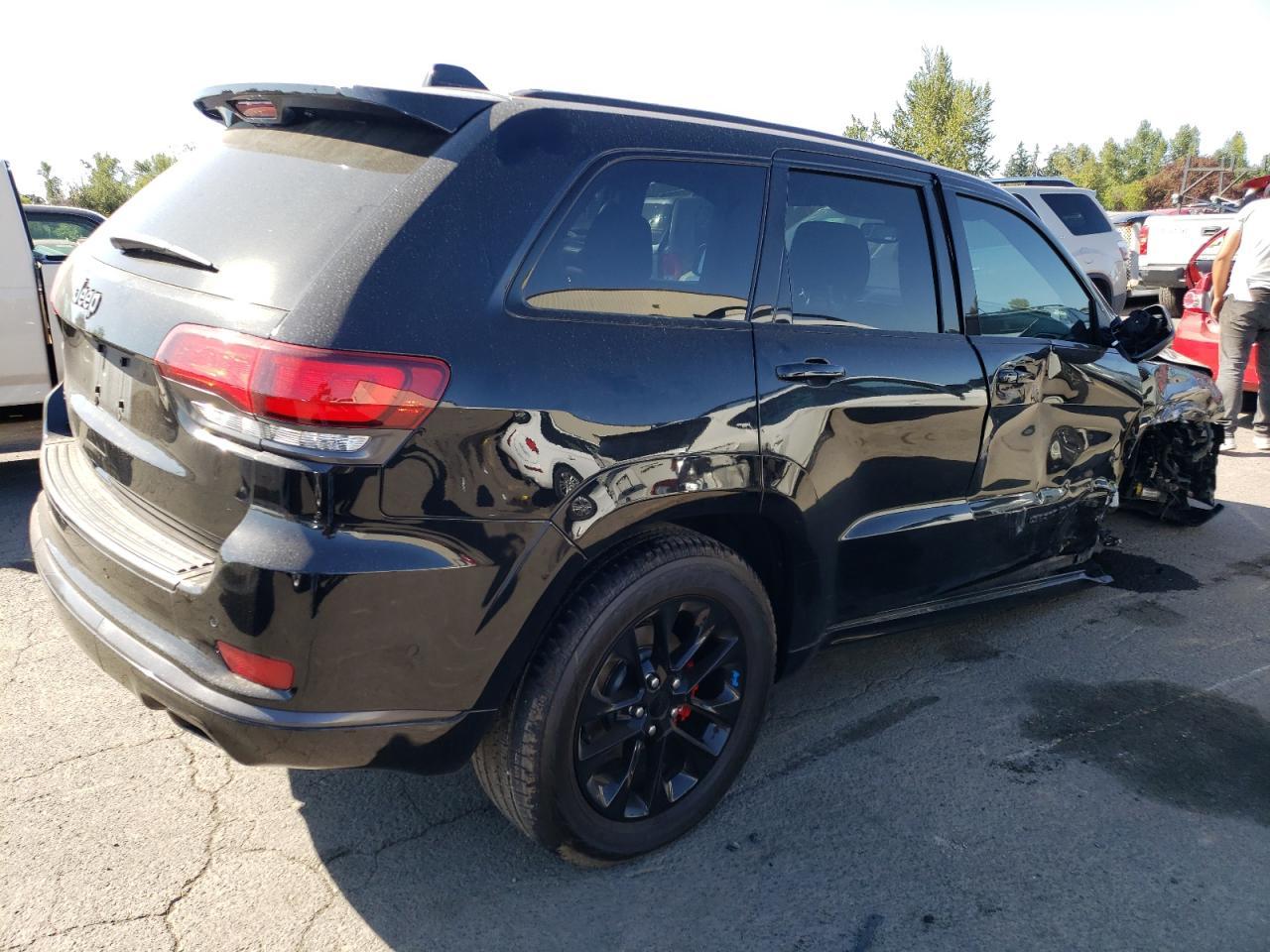 2018 Jeep Grand Cherokee Overland - Image 3