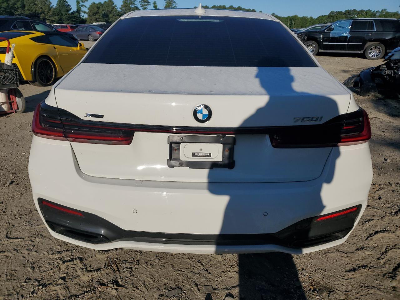 2022 BMW 750 Xi - Image 6