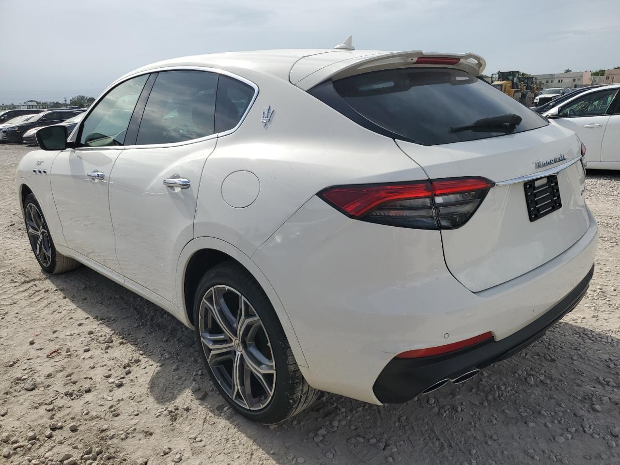 2022 Maserati Levante Base - Фото 2