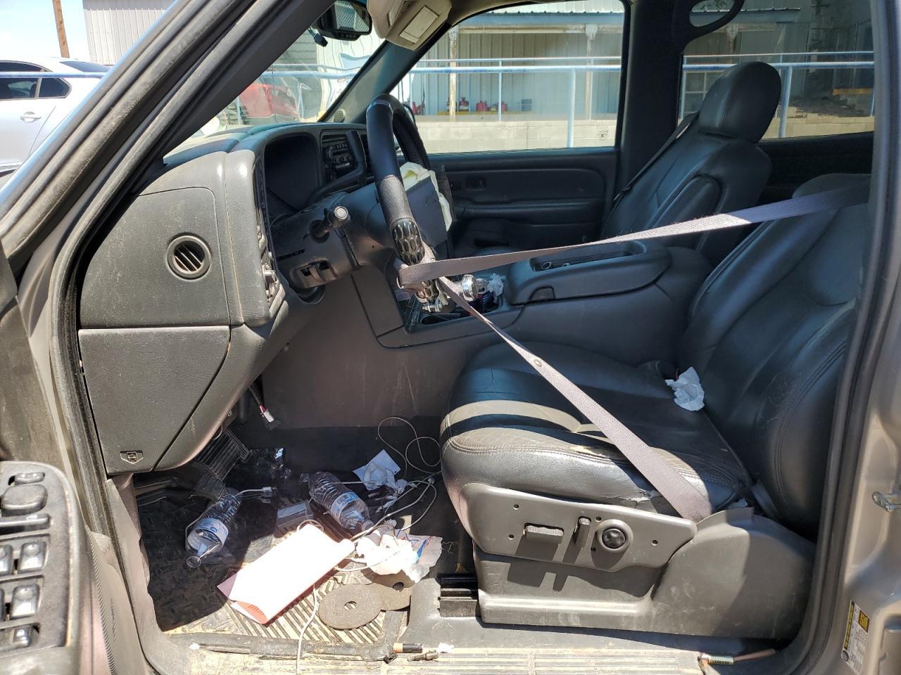 2004 Chevrolet Avalanche K1500 - Image 7
