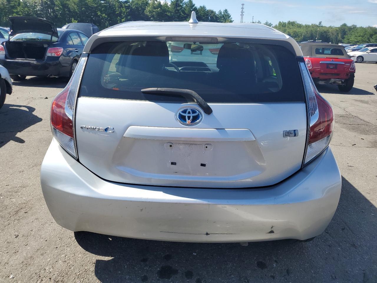 2015 Toyota Prius C - Фото 6