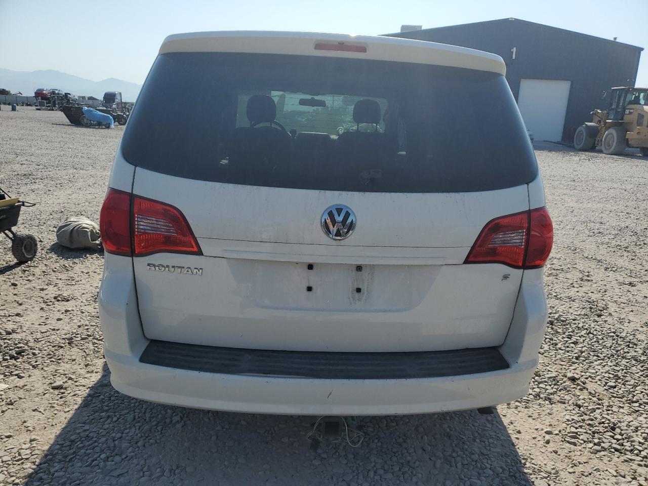 2010 Volkswagen Routan S - Фото 6