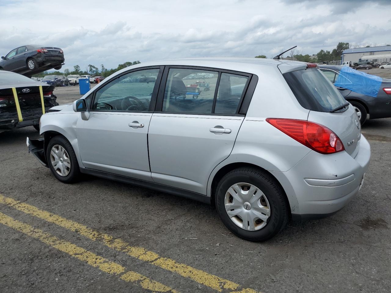 2012 Nissan Versa S - Image 2