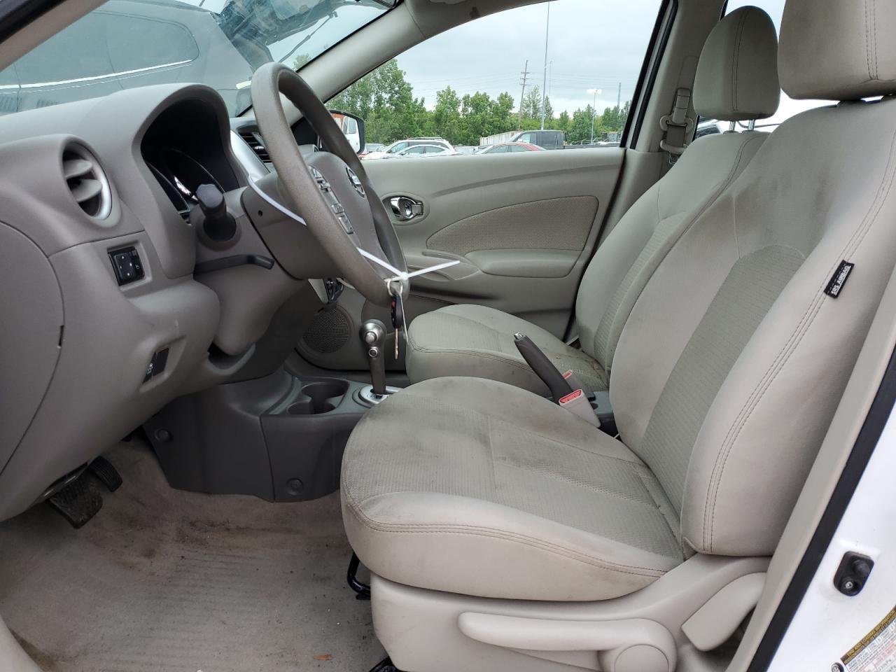 2015 Nissan Versa S - Фото 7