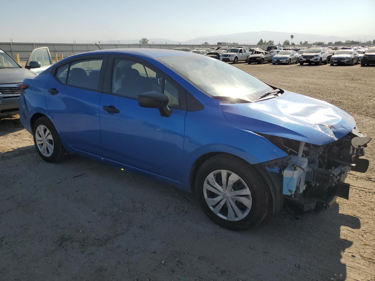 2022 Nissan Versa S - Фото 4