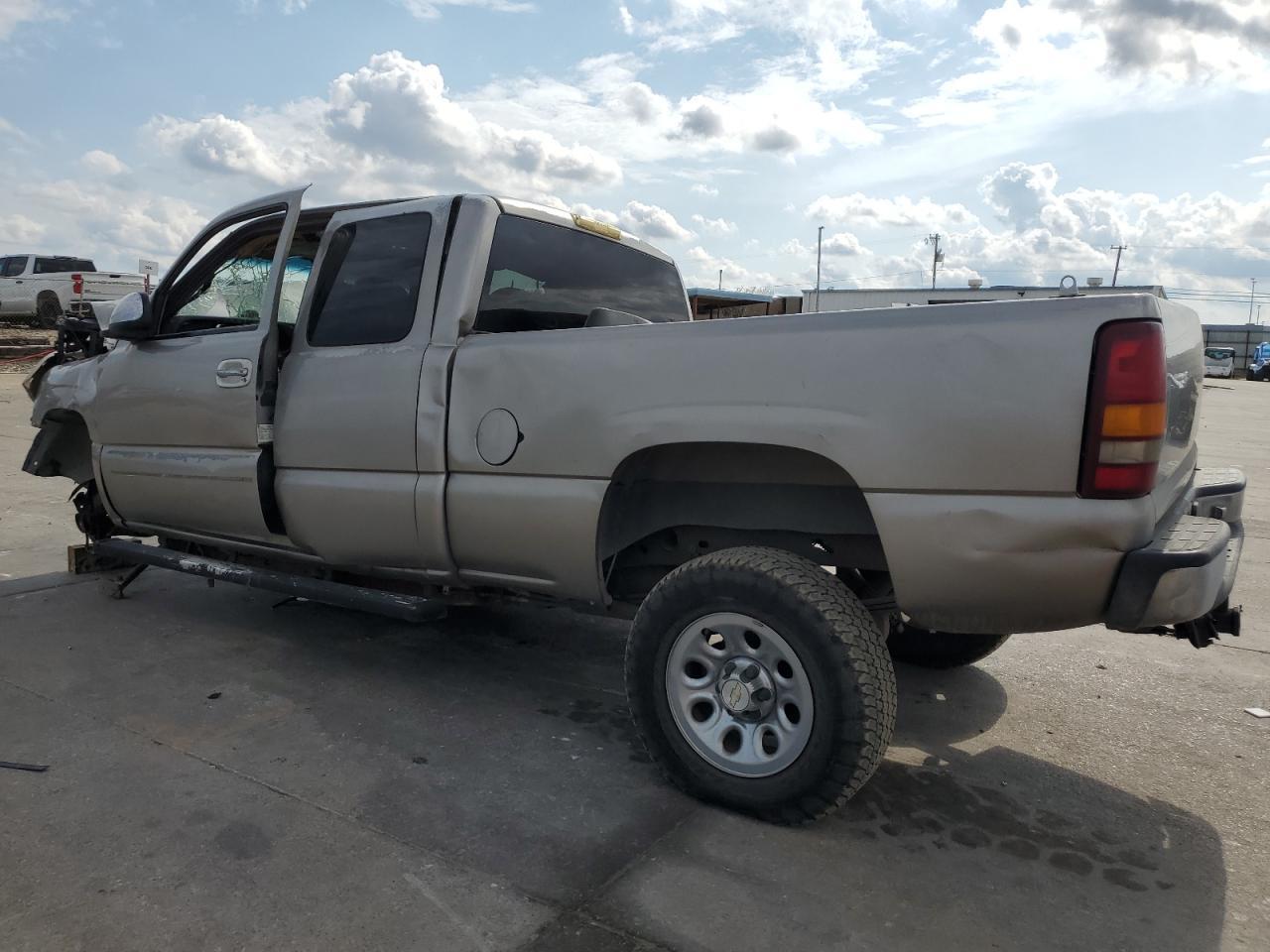 2000 Chevrolet Silverado C1500 - Фото 2