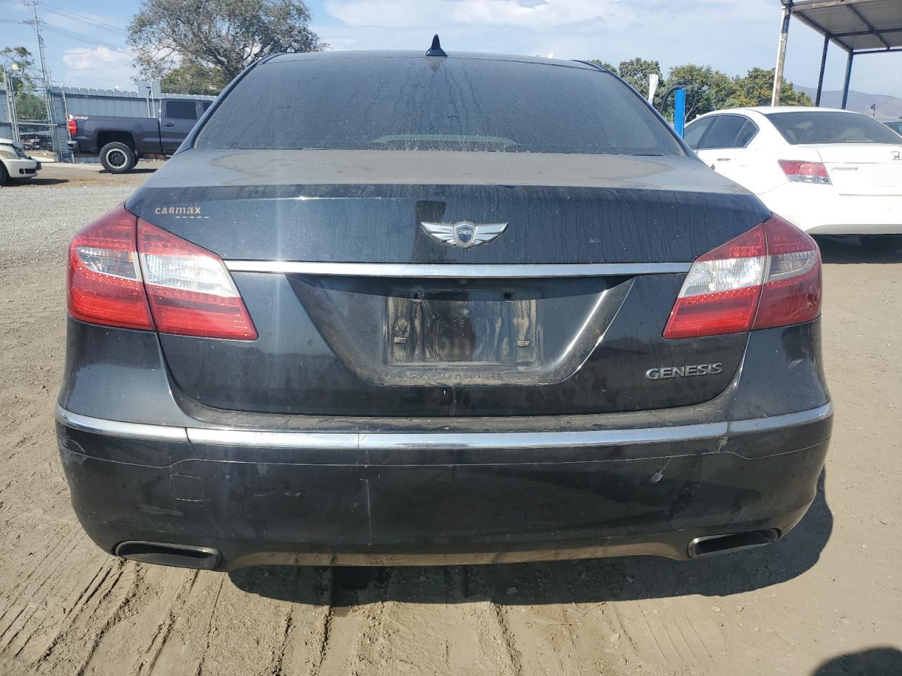 2014 Hyundai Genesis 3.8L - Фото 6