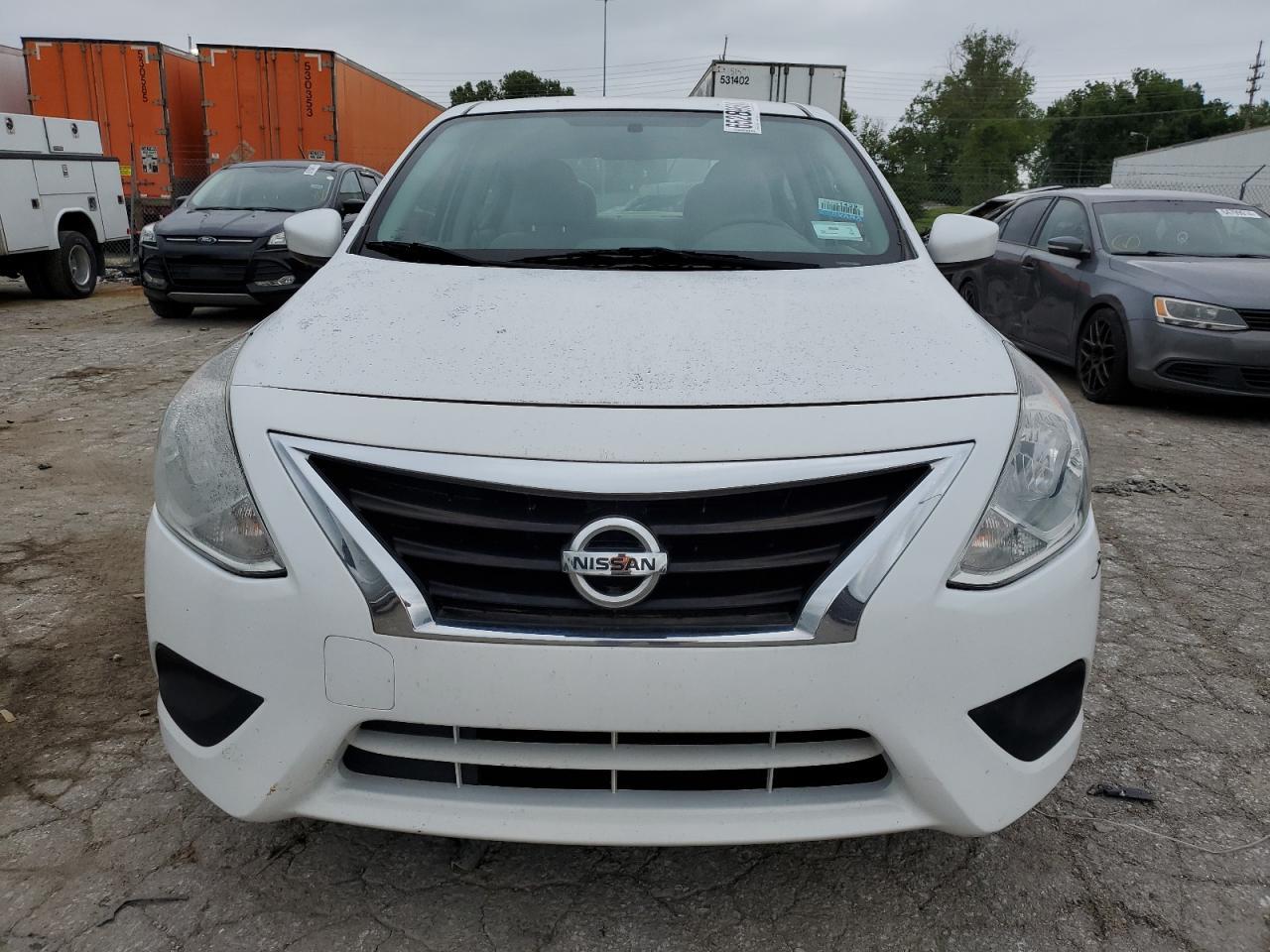 2015 Nissan Versa S - Фото 5