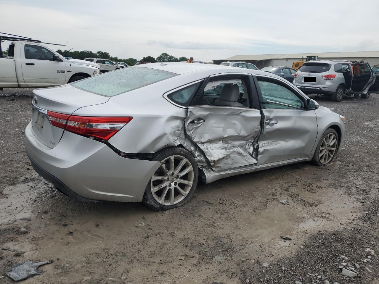 2013 Toyota Avalon Base - Image 3