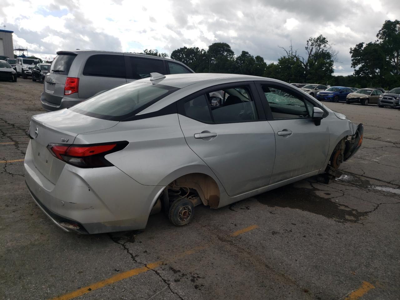 2020 Nissan Versa Sv - Фото 3