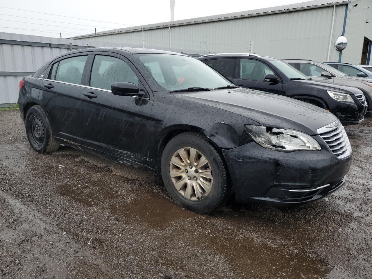 2013 Chrysler 200 Lx - Image 4