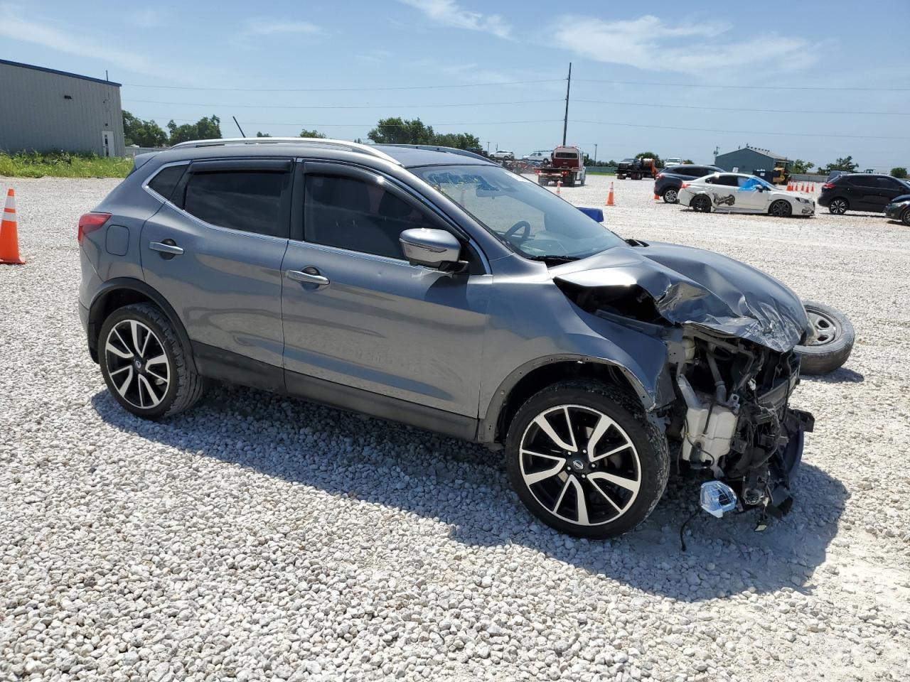 2017 Nissan Rogue Sport S - Image 4