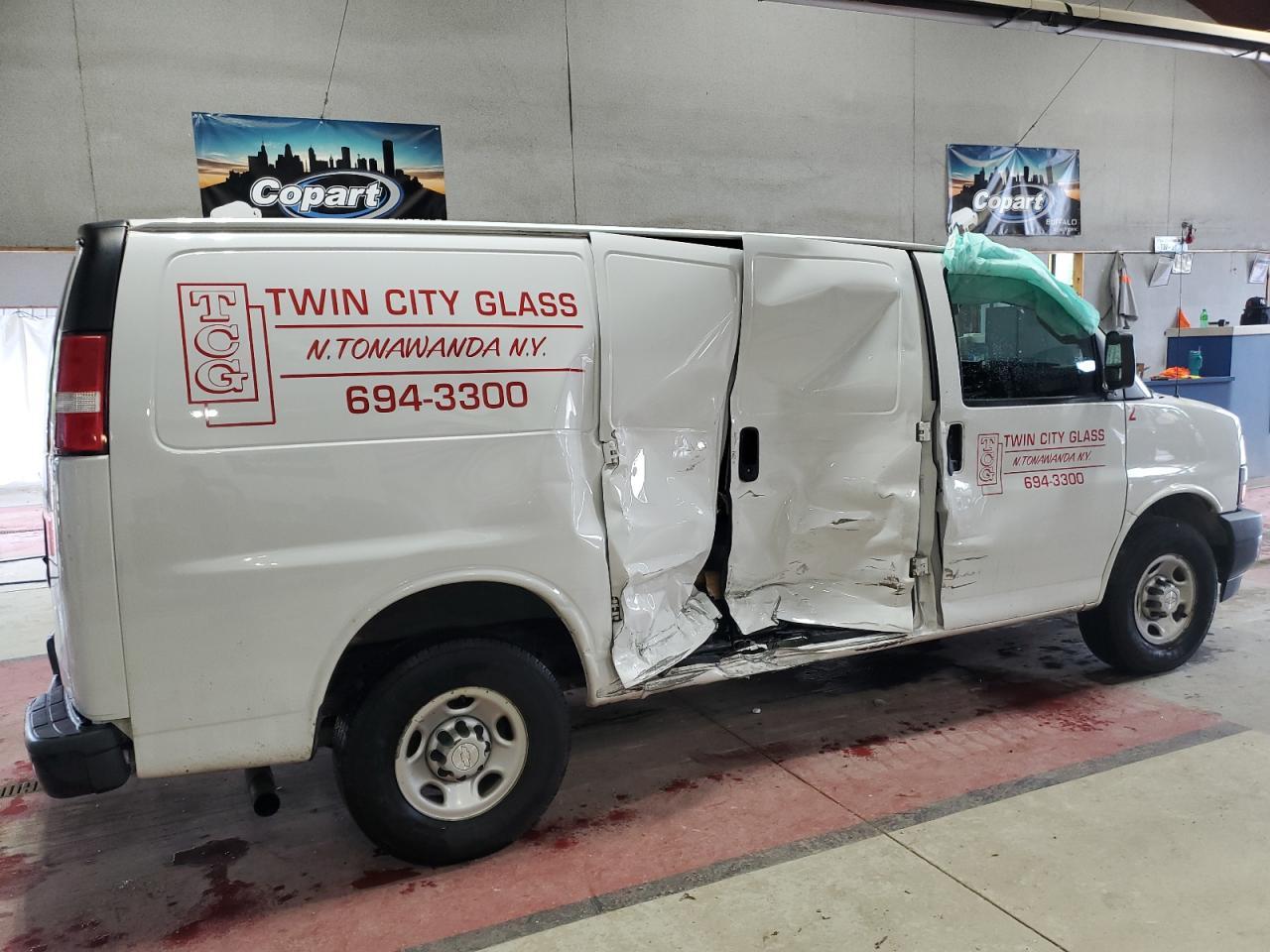 2018 Chevrolet Express G2500 - Фото 3