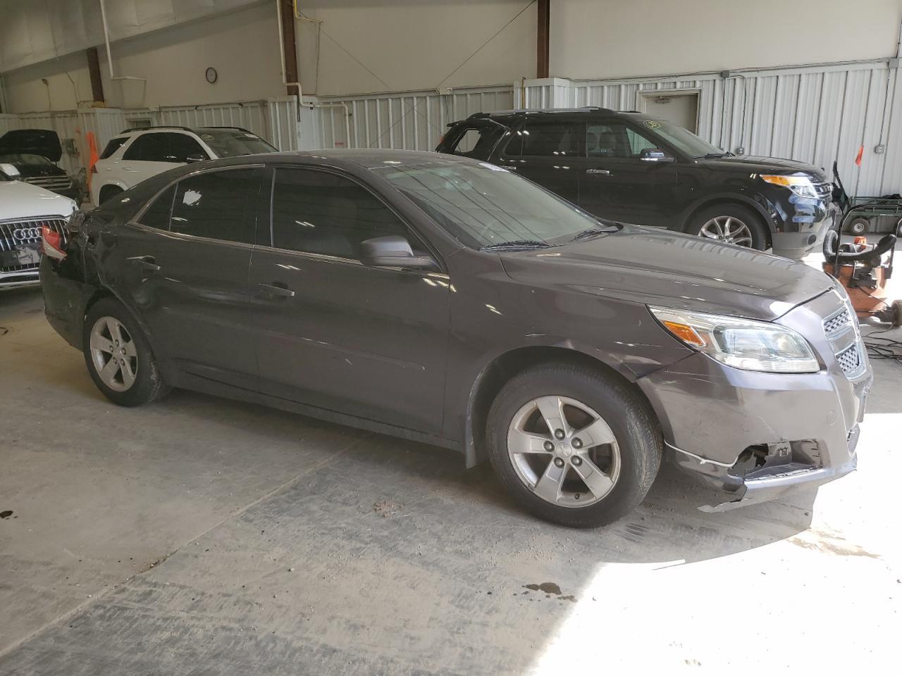 2013 Chevrolet Malibu Ls - Фото 4