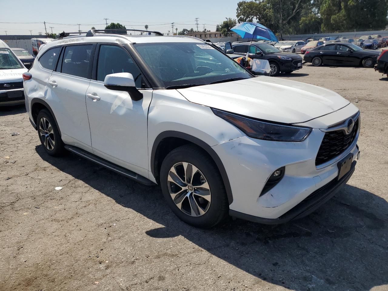 2022 Toyota Highlander Hybrid Xle - Image 4