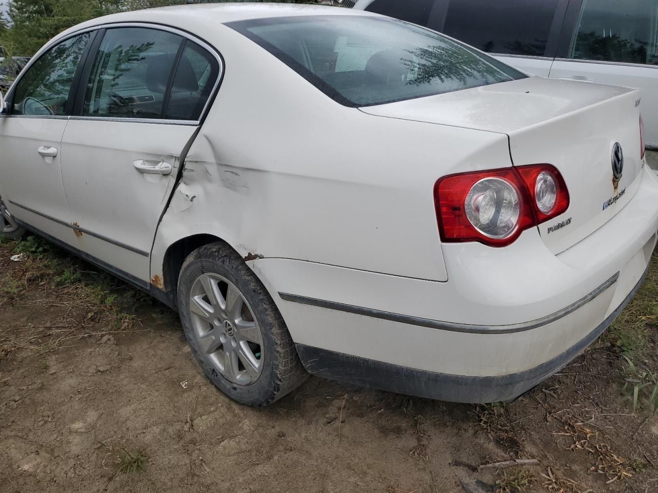 2007 Volkswagen Passat 2.0T - Фото 2
