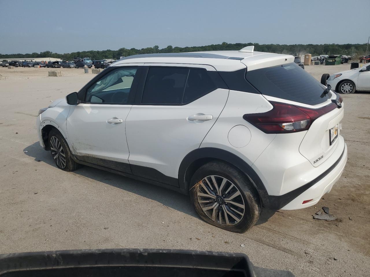 2022 Nissan Kicks Sv - Image 2