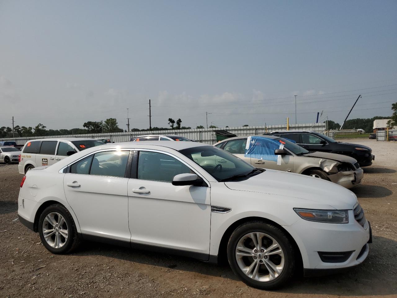 2013 Ford Taurus Sel - Image 4