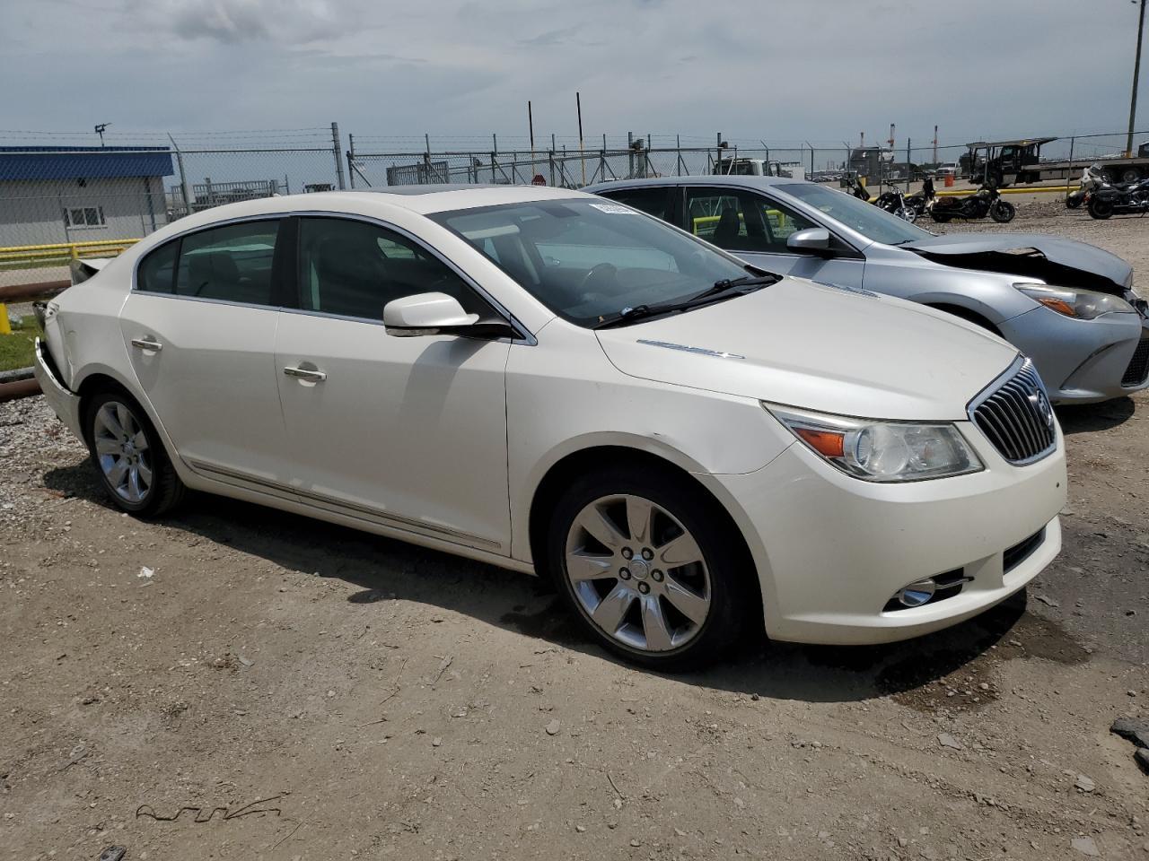 2013 Buick Lacrosse Premium - Image 4