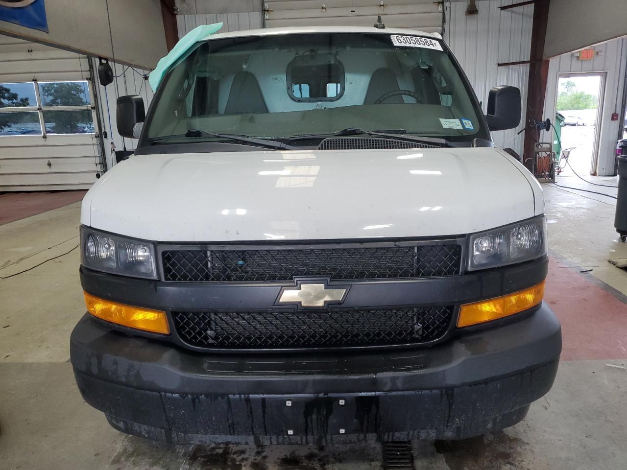 2018 Chevrolet Express G2500 - Фото 5