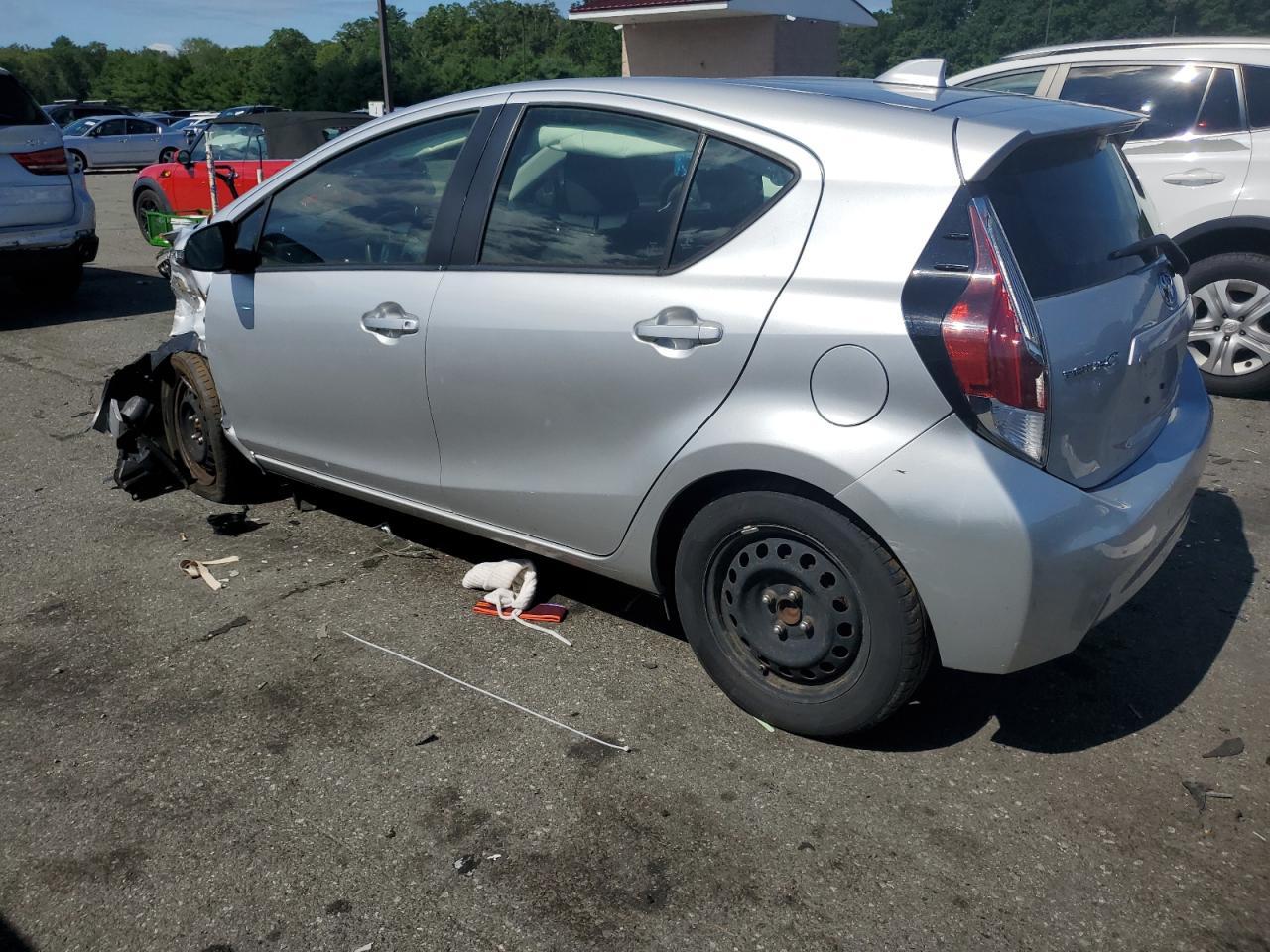 2015 Toyota Prius C - Фото 2