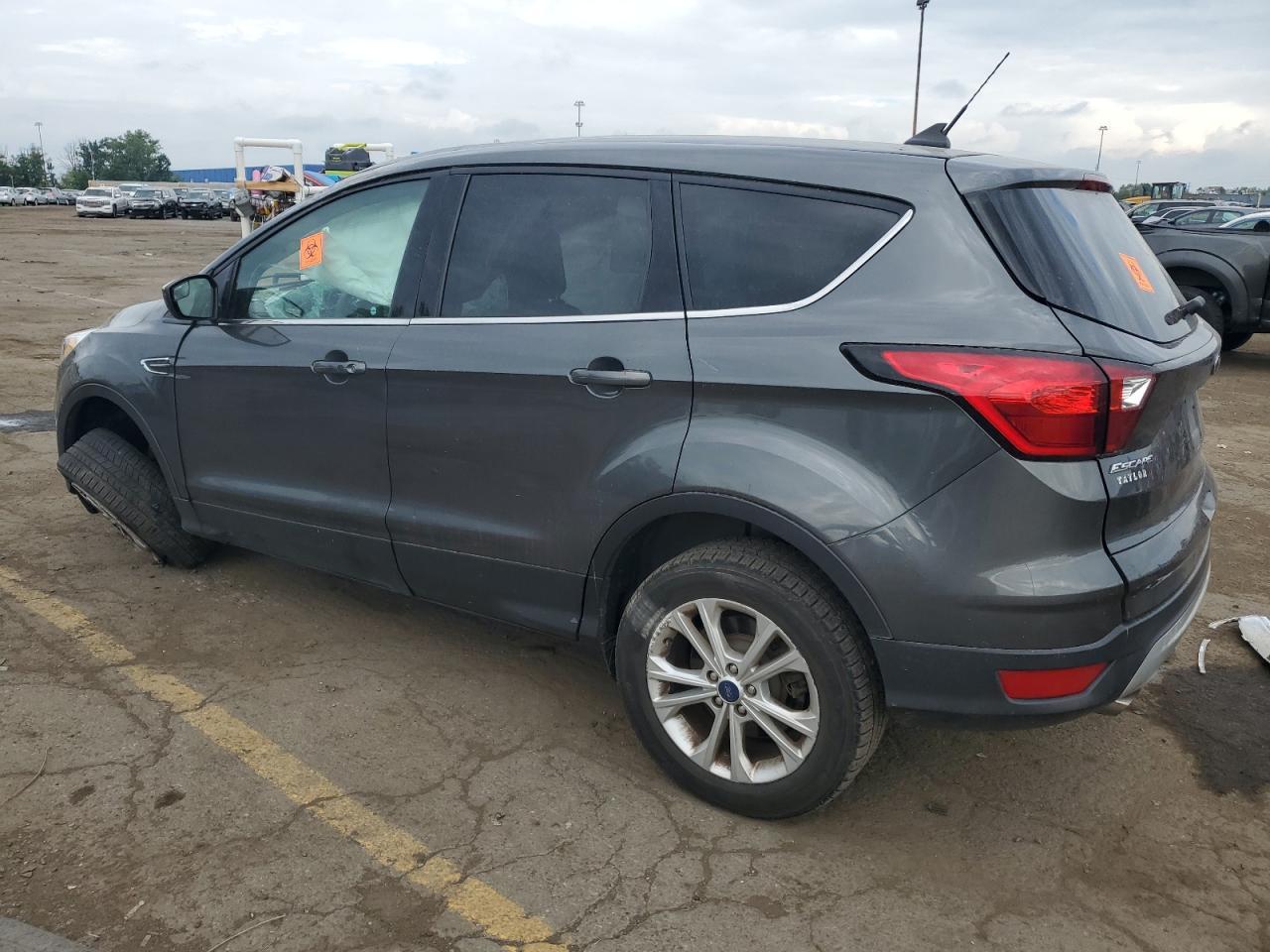 2019 Ford Escape Se - Фото 2