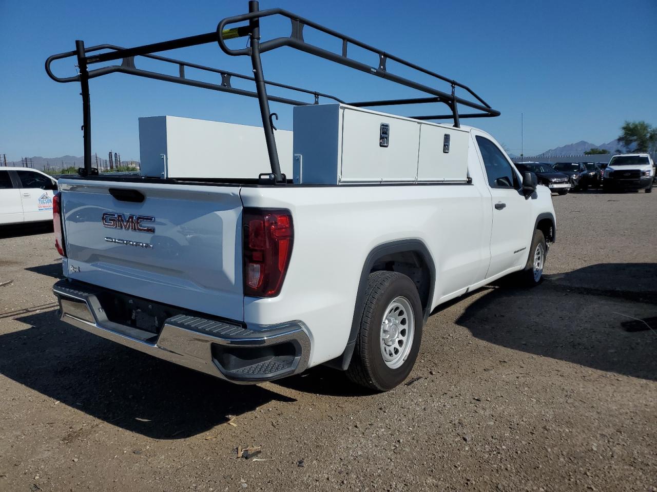 2023 GMC Sierra C1500 - Фото 3