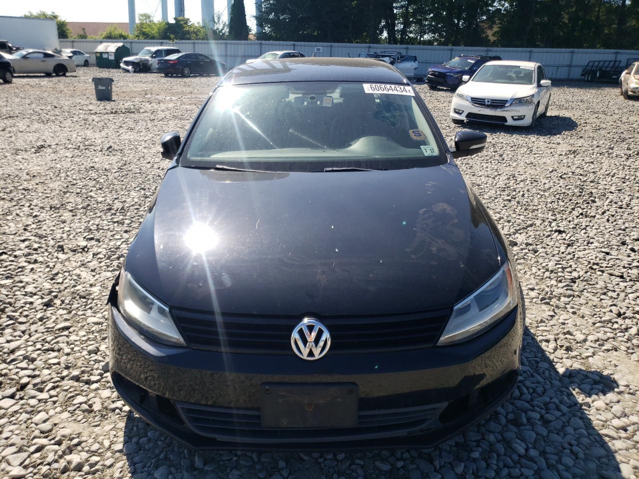 2012 Volkswagen Jetta Se - Image 5