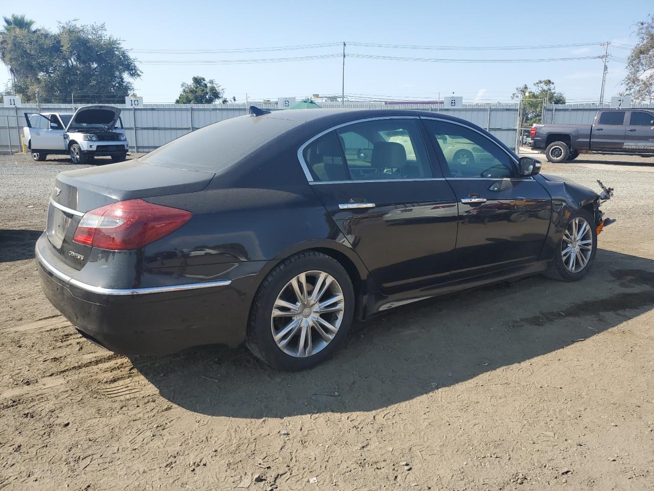 2014 Hyundai Genesis 3.8L - Фото 3