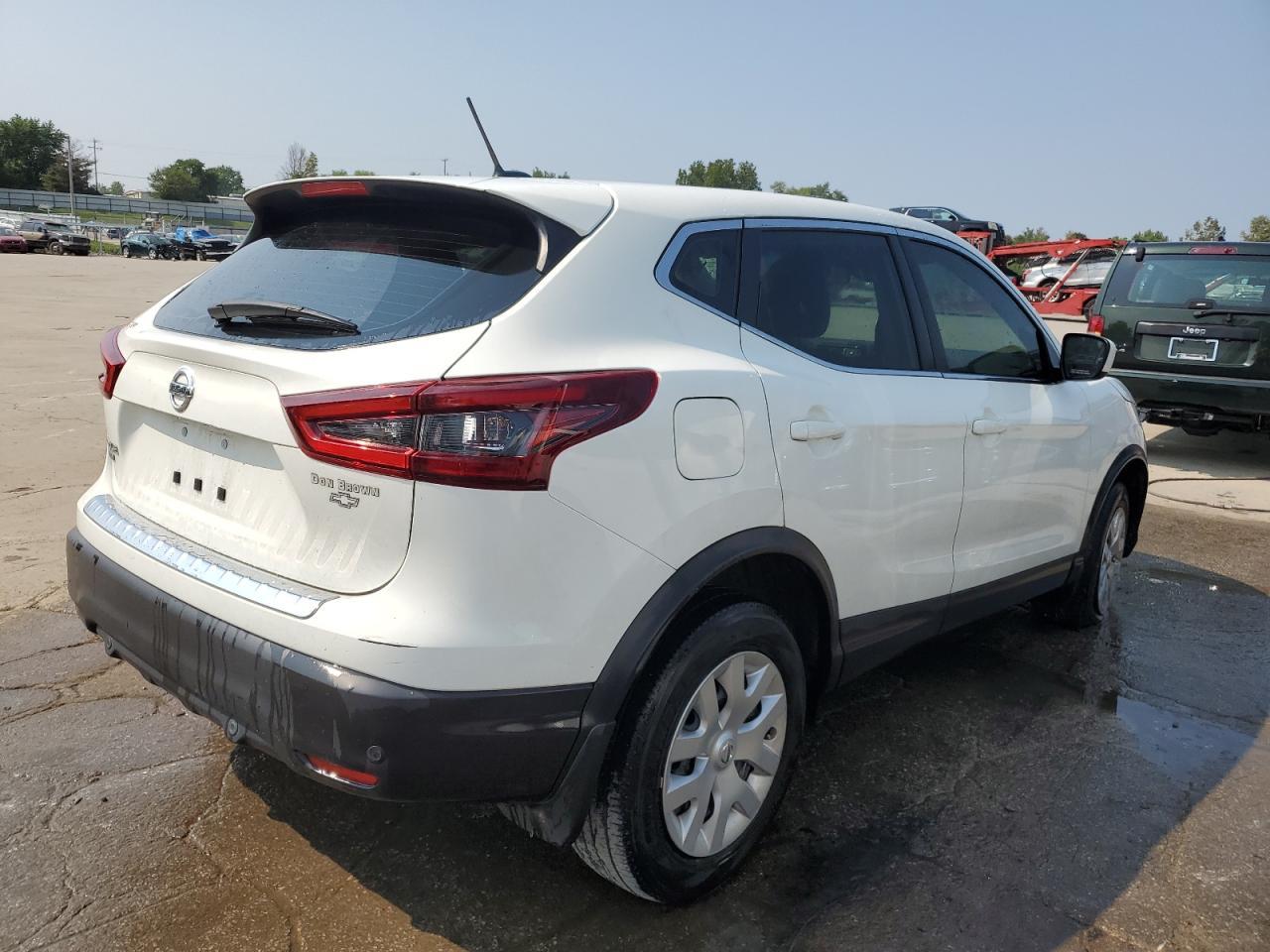 2020 Nissan Rogue Sport S - Image 3