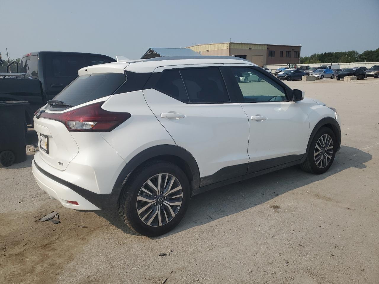 2022 Nissan Kicks Sv - Image 3