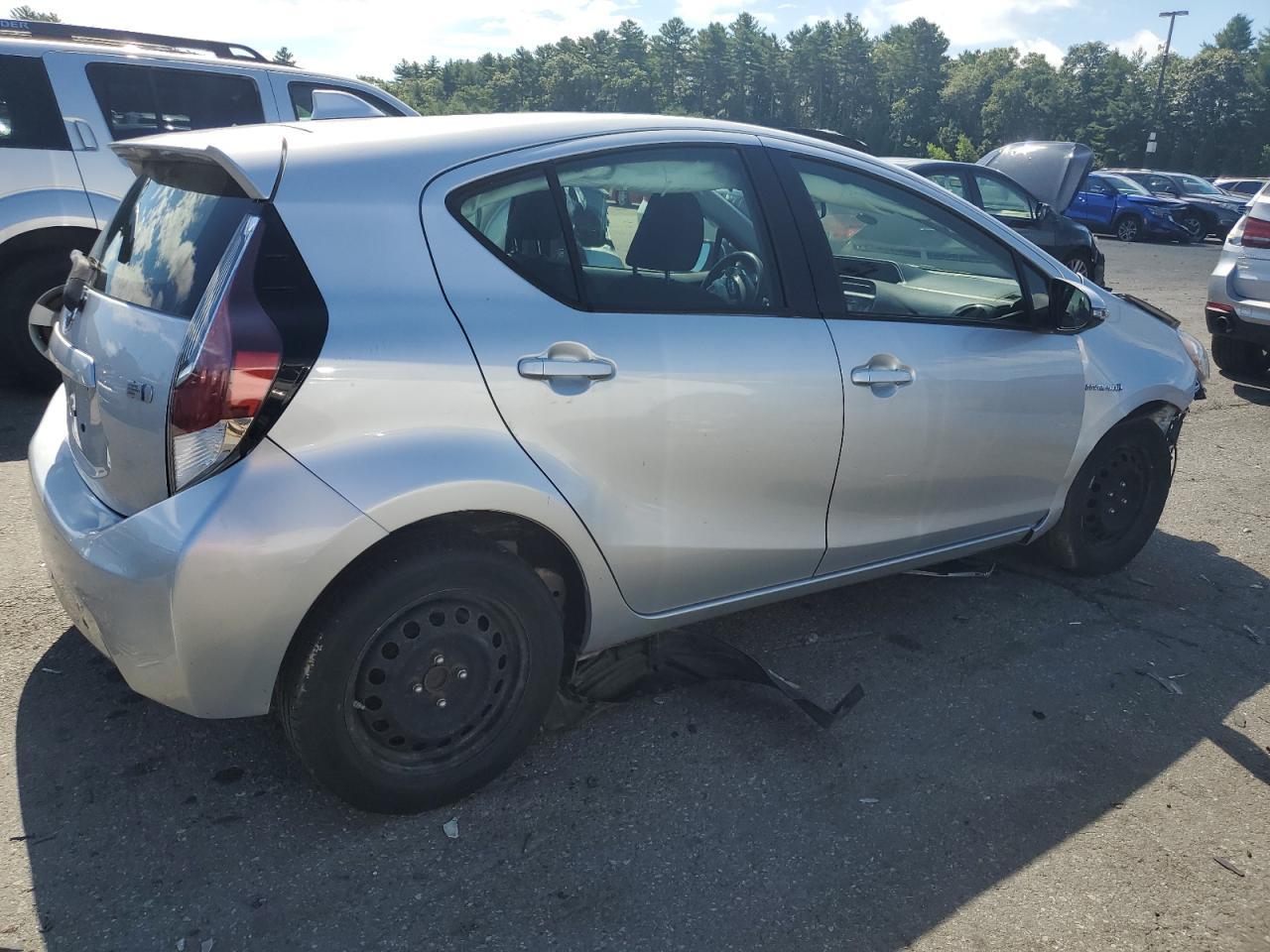 2015 Toyota Prius C - Фото 3