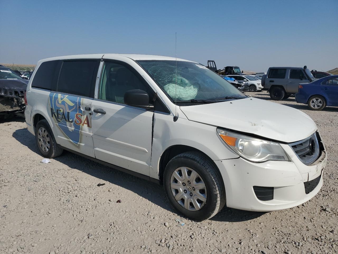 2010 Volkswagen Routan S - Фото 4