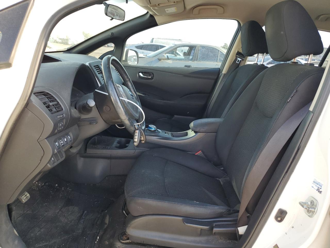 2013 Nissan Leaf S - Фото 7