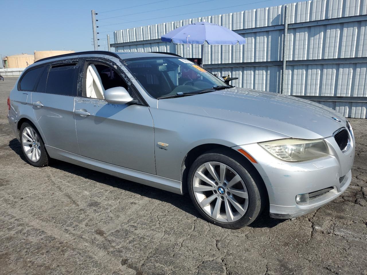 2011 BMW 328 Xi - Image 4