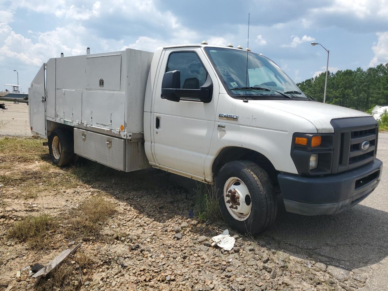 2011 Ford Econoline E450 Super Duty Cutaway Van - Фото 4